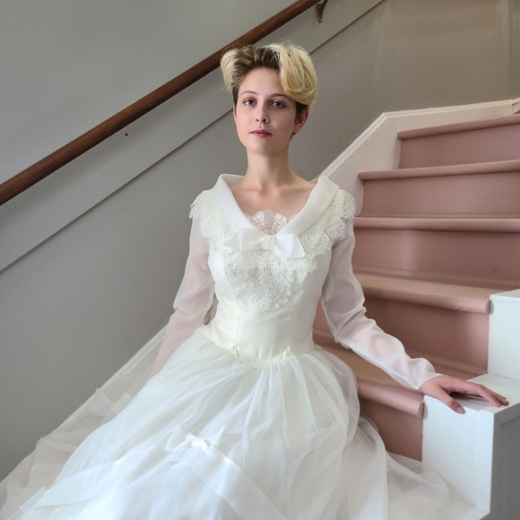 Vintage Dresses & Skirts - Vintage Cream Bow Wedding Dress Size XS